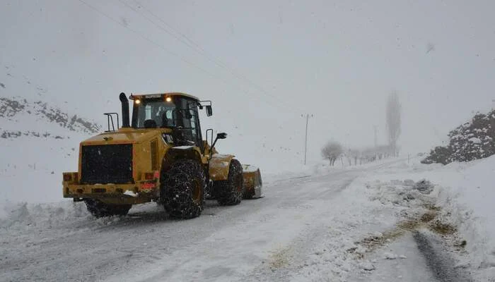 Kırsal Bölgelerde Kapanan Mahalle Yolları Açıldı