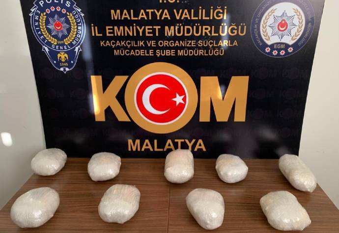 Malatya’da 3 kilo 604 gr gelen toz esrar ele geçirildi