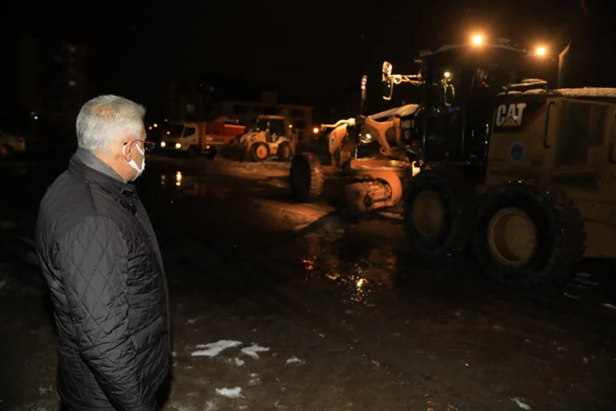 Battalgazi Belediyesi’nin Kar Mesaisi Devam ediyor