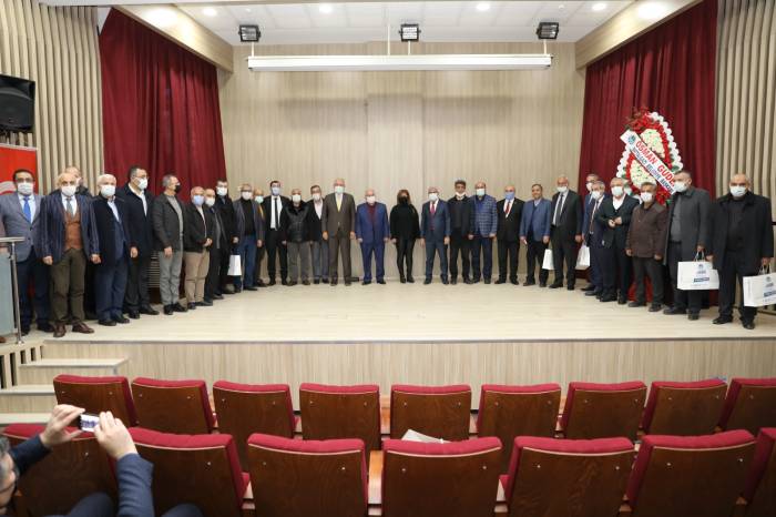 Battalgazi Belediye Başkanı Osman Güder, Malatya’daki hayırsever iş adamları ile bir araya geldi.