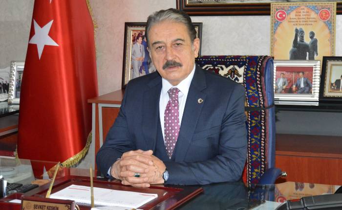 Keskin: “Esnaf 3 harflilerden kurtulmak isterken, devlet 3 harfli PTT’yi market yaptı”