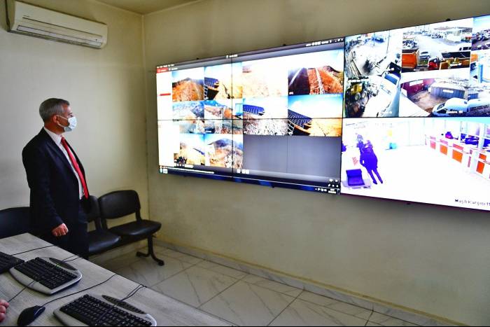 Yeşilyurt Belediye Başkanı Mehmet Çınar, “ İlçemizin 502 noktasına kurduğumuz kamera sisteminden gelen görüntülerin
