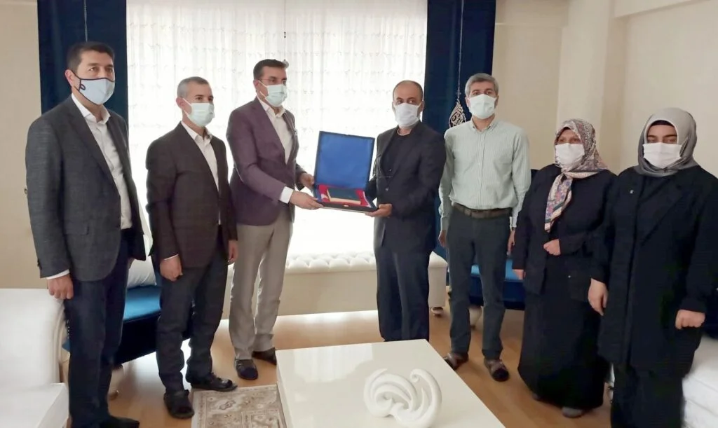 Şehit Anneleri, Yiğitliğin Timsalleridir