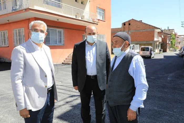 Güder, “Yol hayattır, yol medeniyettir anlayışıyla Battalgazi’mizde ulaşım konusunda çağ atlatmaya devam ediyoruz” dedi.