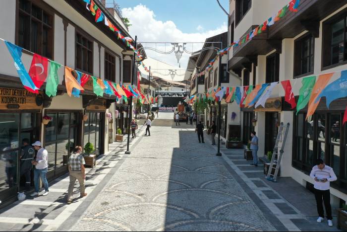 Lezzet Caddemizin Etkileyici Atmosferinde Hemşehrilerimizle Buluşuyoruz