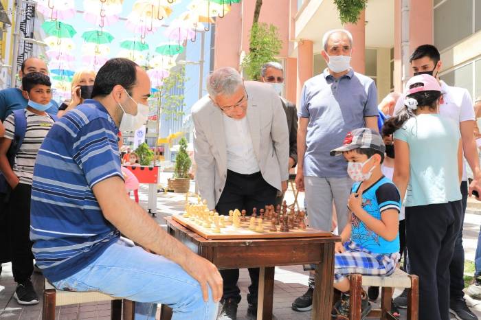 Başkan güder : Tüm Babaların Özel Gününü Kutluyorum