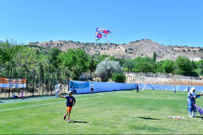 Hayaller Gökyüzünü Renklendirdi