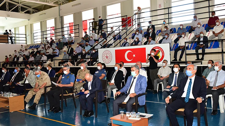 Vali Baruş, Akçadağ’da Kurum Yetkilileri ve Muhtarları Bir Araya Getirdi