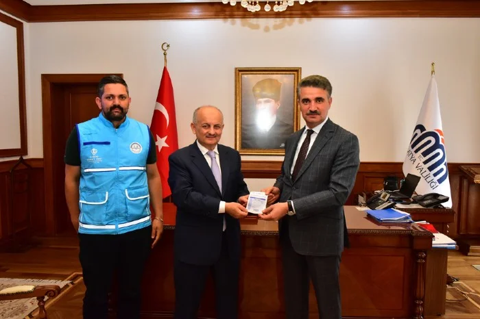 Vali Aydın Baruş, Türkiye Diyanet Vakfı’na Kurban Bağışında Bulundu