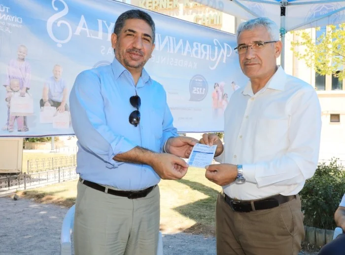 Battalgazi Belediye Başkanı Osman Güder, kurban bağışında bulundu.