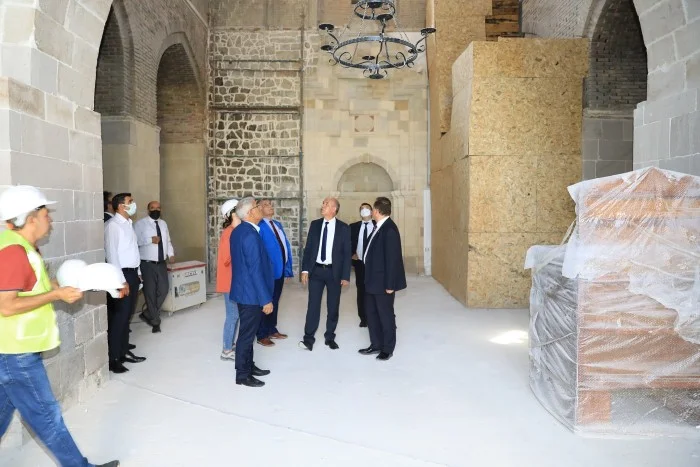 Battalgazi Belediye Başkanı Osman Güder, Balıkesir’den Gelen Misafirleri Tarihi Mekanlarda Ağırladı