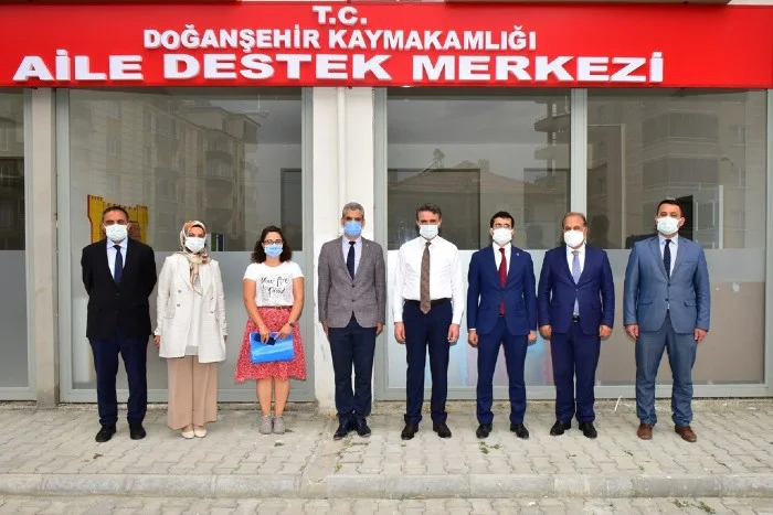 Vali Aydın Baruş Doğanşehir’de Kurum Yetkilileri ve Muhtarları Bir Araya Getirdi