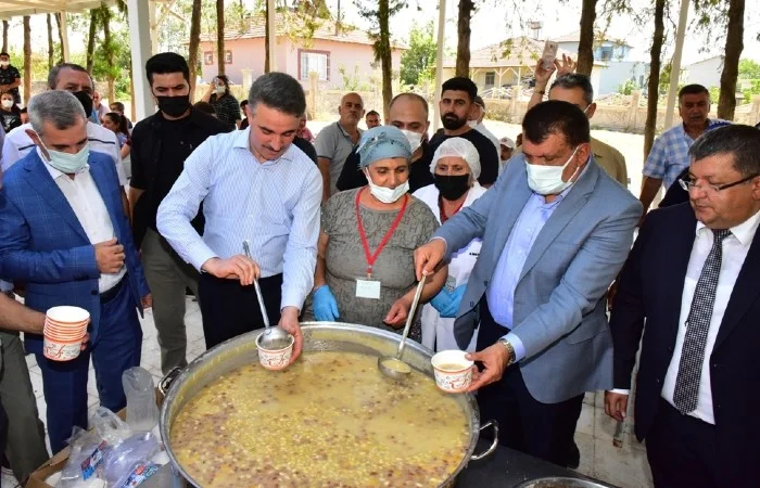 Vali Aydın Baruş, Hz. İmam Zeynel Abidin Türbesinde Düzenlenen Aşure İkramı Etkinliğine Katıldı
