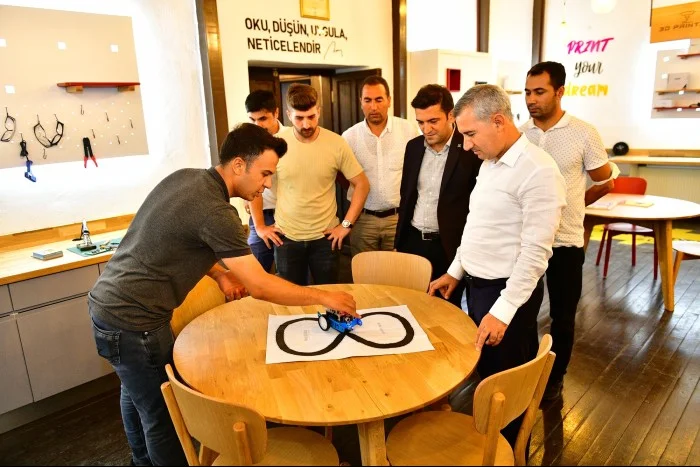 Güçlü ve Müreffeh Bir Geleceği Vizyon Sahibi Gençlerimizle Birlikte İnşa Edeceğiz