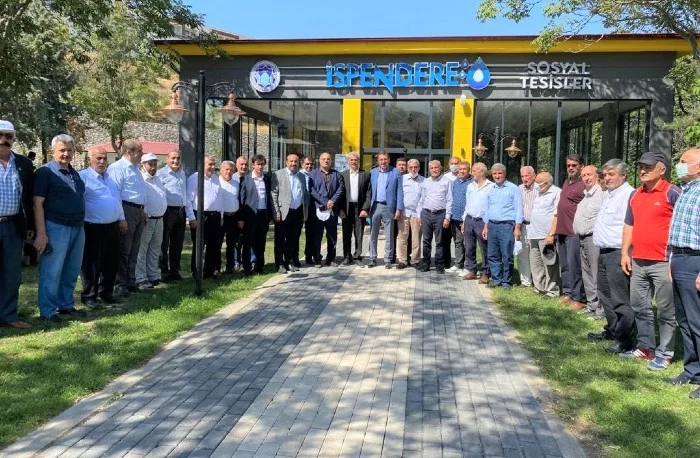 Battalgazi’de görev yapan bazı muhtarlar, Battalgazi Belediyesi tarafından ilçeye kazandırılan ve yapımı devam eden yatırımları gezdi
