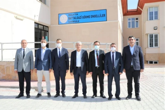 Battalgazi Belediye Başkanı Osman Güder, “Kapımız da gönlümüz de tüm imkanlarımızla birlikte her zaman özel gereksinimli vatandaşlarımıza açıktır” dedi.