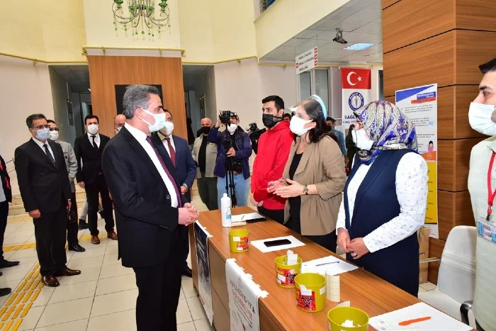 Vali Baruş ‘Aşını Ol’ Kampanyasının Ödüllerini Verdi