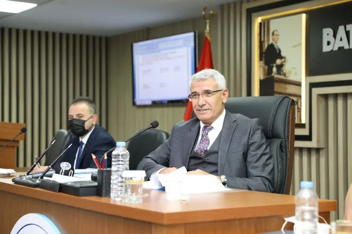 Güder, Cezmi Kartay’ın dönüşümü ve Eskimalatya’ya yapılması planlanan meydan projesi hakkında müjdeyi verdi.