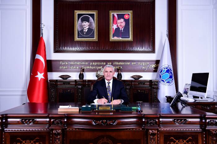Battalgazi Belediye Başkanı Osman Güder, 29 Ekim Cumhuriyet Bayramı’nın 98. Yıldönümü nedeniyle bir kutlama mesajı yayımladı