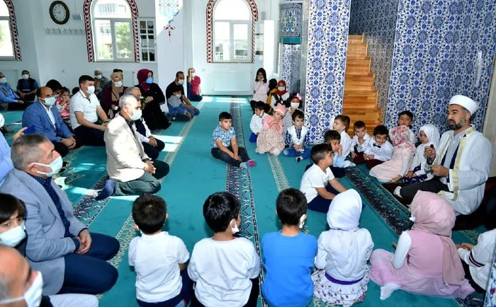 “Çocuklarımızın Dini Değerleri Yaşayarak Öğrenmesini İstiyoruz”