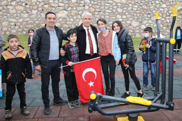 Battalgazi Belediyesi tarafından Fırat Mahallesi’nde yapımı tamamlanan parkın açılışı gerçekleştirildi.