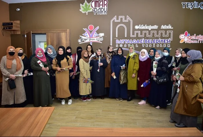 Battalgazi Belediyesi tarafından 25 Kasım Uluslararası Kadına Yönelik Şiddetle Mücadele Günü kapsamında özel bir toplantı programı düzenlendi