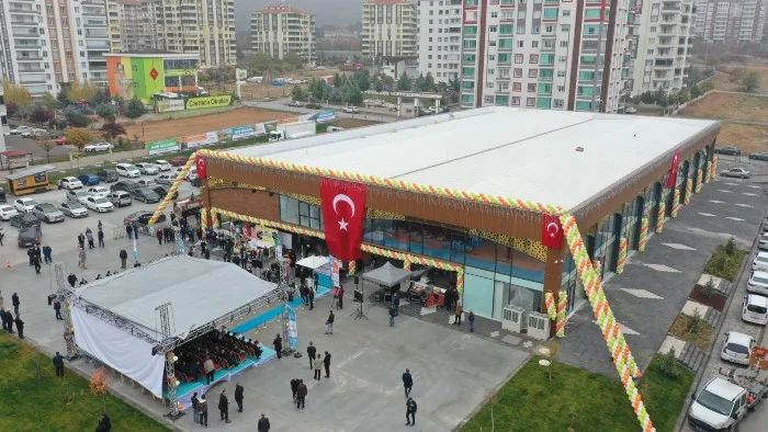 “Yeşilyurt’ta Çilesiz Kapalı Semt Pazar Yeri dualarla açıldı”