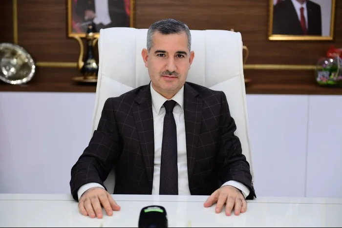 “Tarihin Akışını Değiştiren Büyük Lider” 