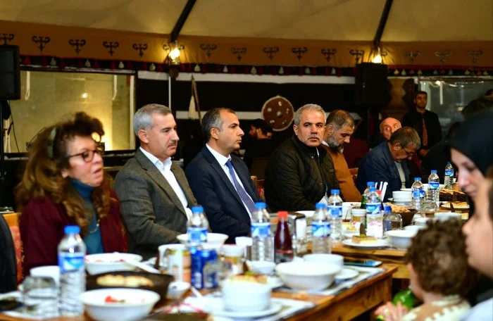 Yeşilyurt Belediye Başkanı Mehmet Çınar, “ Öğretmenlerimizin özverisi, gayreti ve fedakârlığı asla unutulmaz.”