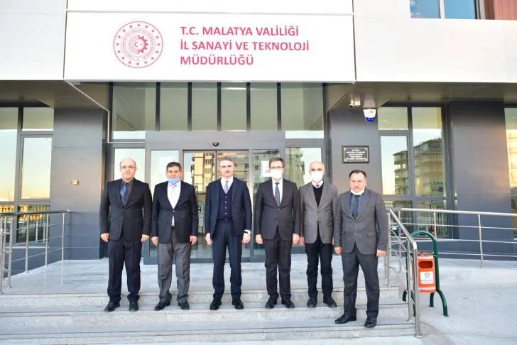 Vali Baruş Taşınma İşlemleri Tamamlanan Sanayi ve Teknoloji İl Müdürlüğü, Ticaret İl Müdürlüğü ve Yeşilyurt Kaymakamlığını Ziyaret Etti
