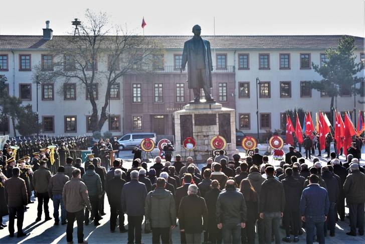 2. Cumhurbaşkanı İsmet İnönü Ölümünün 48. Yıldönümünde Düzenlenen Resmi Törenle Anıldı