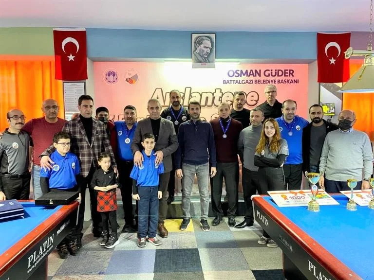 “Arslantepe 3 Bant Bilardo Şampiyona”sı nefes kesen final müsabakasıyla sona erdi.