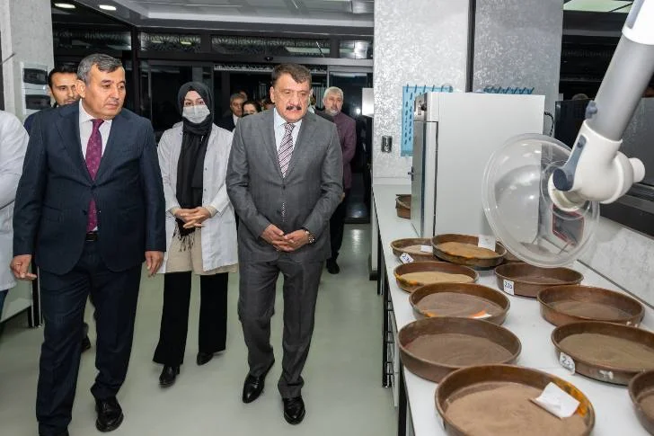 Gürkan’dan Çiftçilere Çağrı : Toprakta Verimlilik Analizlerimiz Ücretsiz