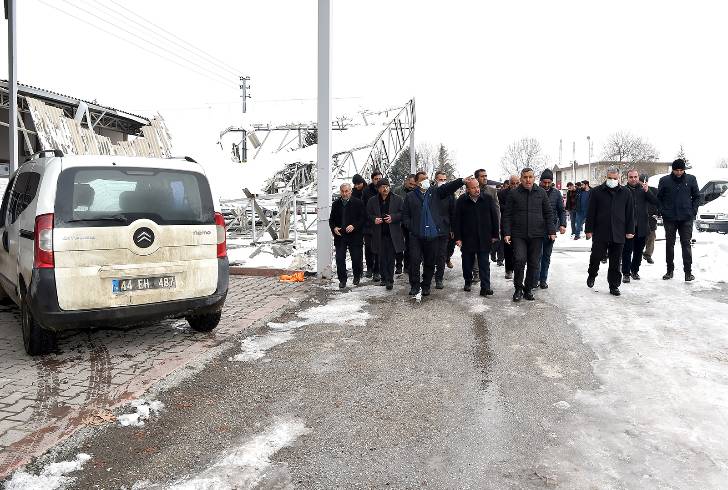Büyükşehir Belediye Başkanı Selahattin Gürkan, Galericiler Sitesi Esnafını Ziyaret Etti