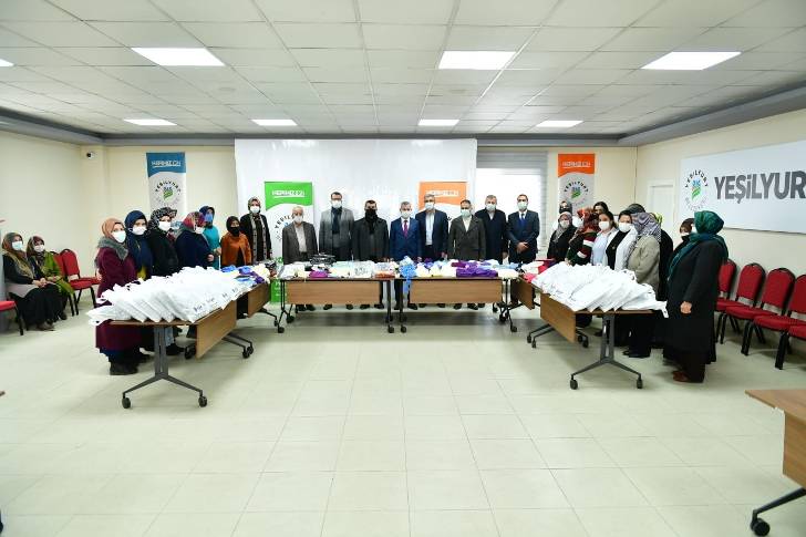 Yeşilyurt’lu Annelerden Suriyeli Çocuklara Şefkat Eli