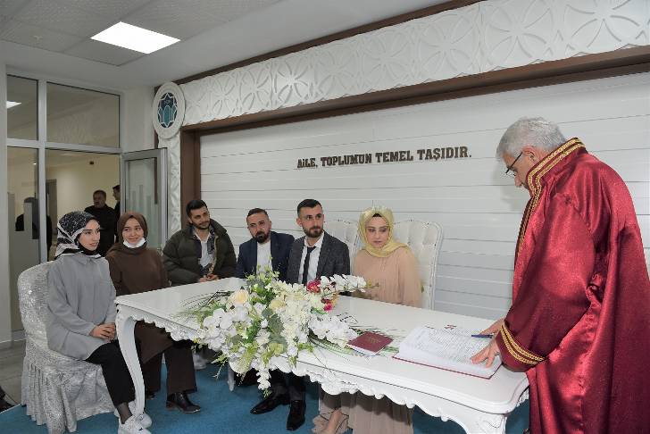 Kadir Kaya ve Zeynep Zencirkıran çifti mutluluğa 14 Şubat 14.14’te Evet dedi.