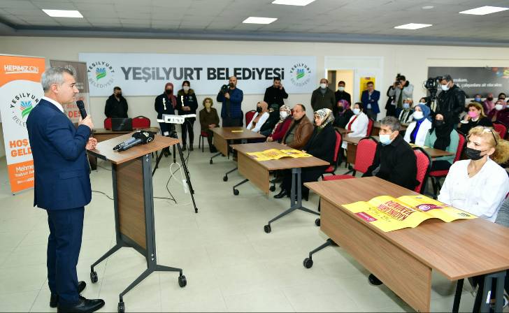 Yeşilyurt Belediyesi ile İl Emniyet Müdürlüğü İşbirliğiyle KADES Bilgilendirme Semineri Düzenlendi