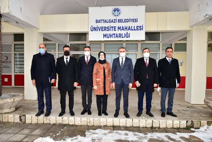 Vali Baruş, Battalgazi Üniversite ve Karabağlar Mahalle Muhtarlarını Ziyaret Etti