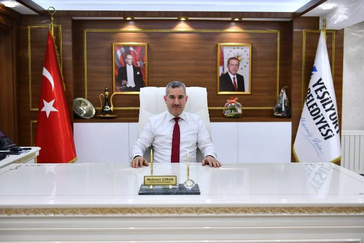 Yeşilyurt Belediye Başkanı Mehmet Çınar, Yayınladığı mesajında tüm İslam Âleminin Kadir Gecesi’ni tebrik etti