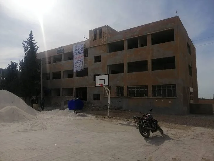 Tel Abyad şehrinde Süluk Gabri ilk ve ortaokulunun tadilatı yapılarak eğitime açılacak