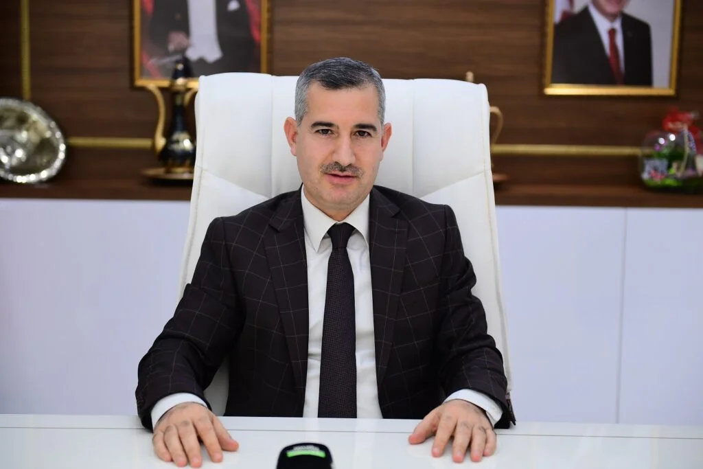 Annelerimiz Sevginin, Şefkatin ve İyiliğin Sembolüdür
