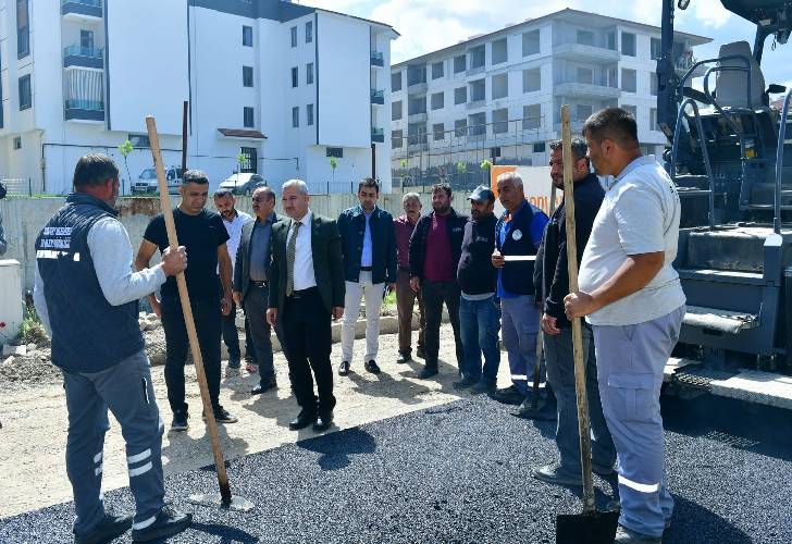 Yeşilyurt Belediye Başkanı Mehmet Çınar : İlyas Mahallemizin Yollarını Konforlu Bir Görüntüye Kavuşturuyoruz