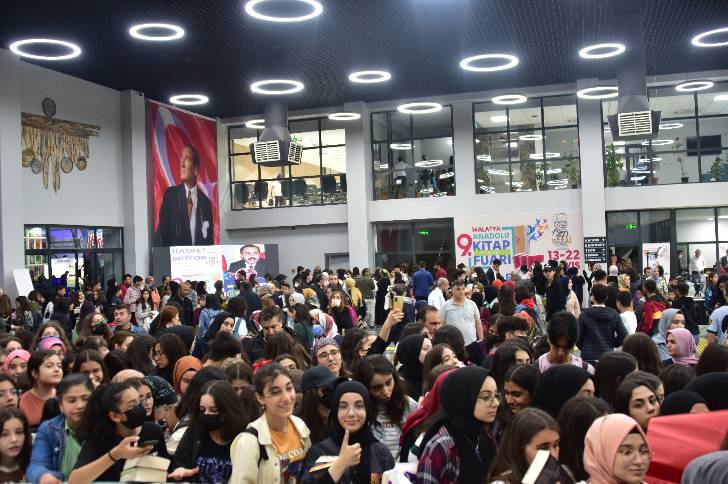 Yazarlardan, 9. Malatya Anadolu Kitap ve Kültür Fuarı’na Övgüler