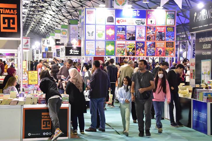9.Malatya Anadolu Kitap ve Kültür Fuarı’na Kitapseverlerin İlgisi Yoğun