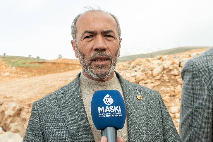 Tecde Mahallesi Muhtarı Ali Yiğit;  Başkan Gürkan, yıllardır kangren olmuş sorunları çözüyor