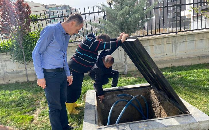 Malatya genelinde haşere ile mücadele çalışmaları kapsamında yapılan ilaçlama çalışmaları sürüyor.