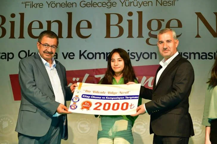 ‘Bir Bilenle Bilge Nesil’ Kitap Okuma Ve Kompozisyon Yarışması Ödül Töreni İle Hayati İnanç İle Söyleşi Etkinliği Yoğun İlgi Gördü