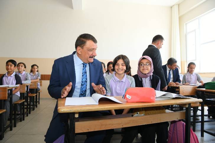 Gürkan, “ Gazi Akmercan ve ailesine hizmetlerinden dolayı teşekkür ediyorum”