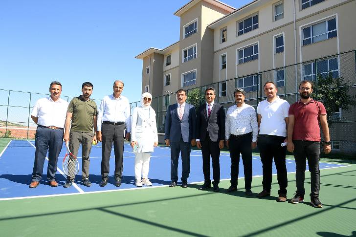 Malatya Büyükşehir Belediyesi 18 okula 26 Spor Tesisi Kazandırıyor