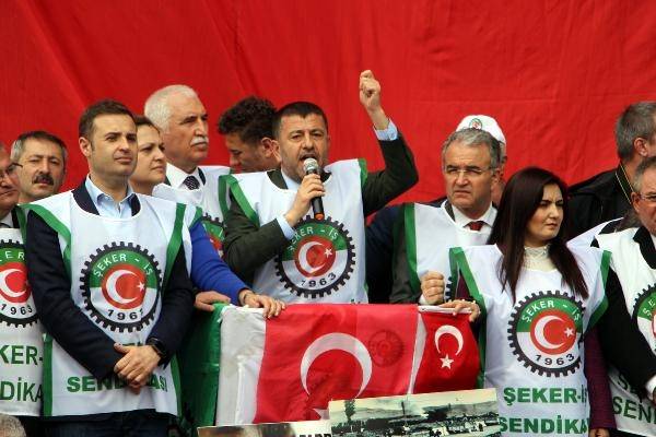 CHP ‘li Veli Ağbaba, “Fabrikaları satmayın diye dilimizde tüy bitti. Geldiğimiz noktada şeker fiyatı 1 ayda 2 katına çıktı